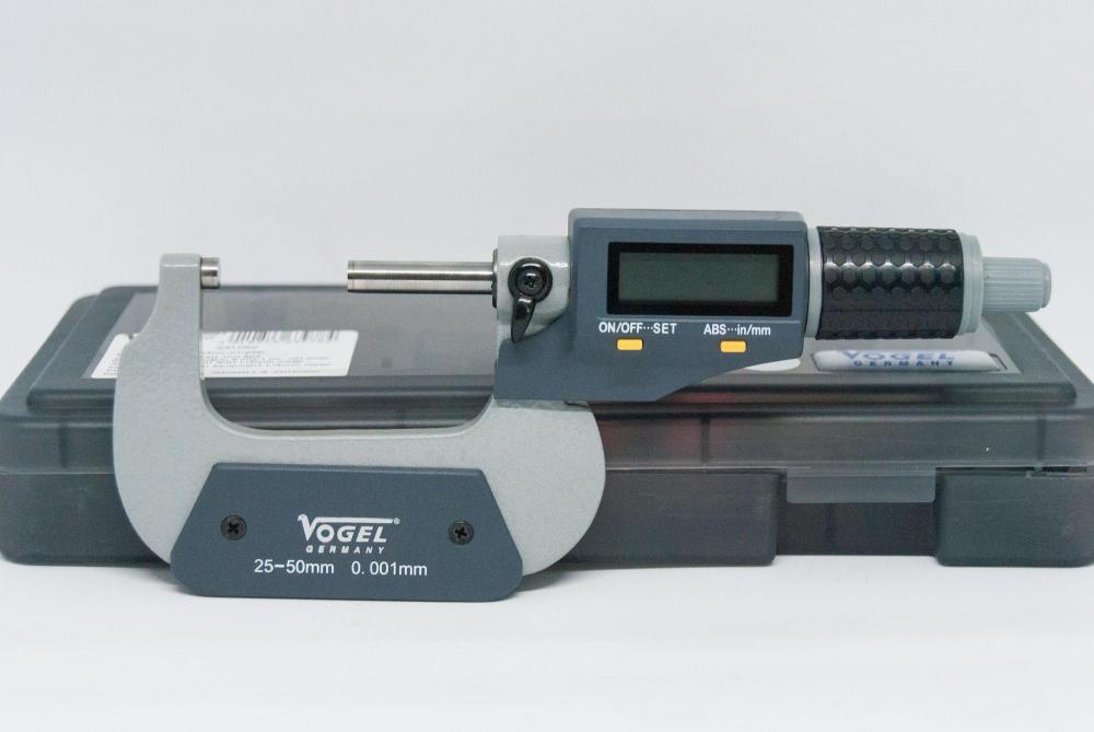 Electr. External Digital Micrometer , range 0 - 25 mm, reading 0.01 mm