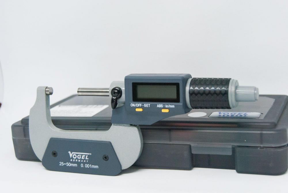 Electr. External Digital Micrometer , range 0 - 25 mm, reading 0.01 mm