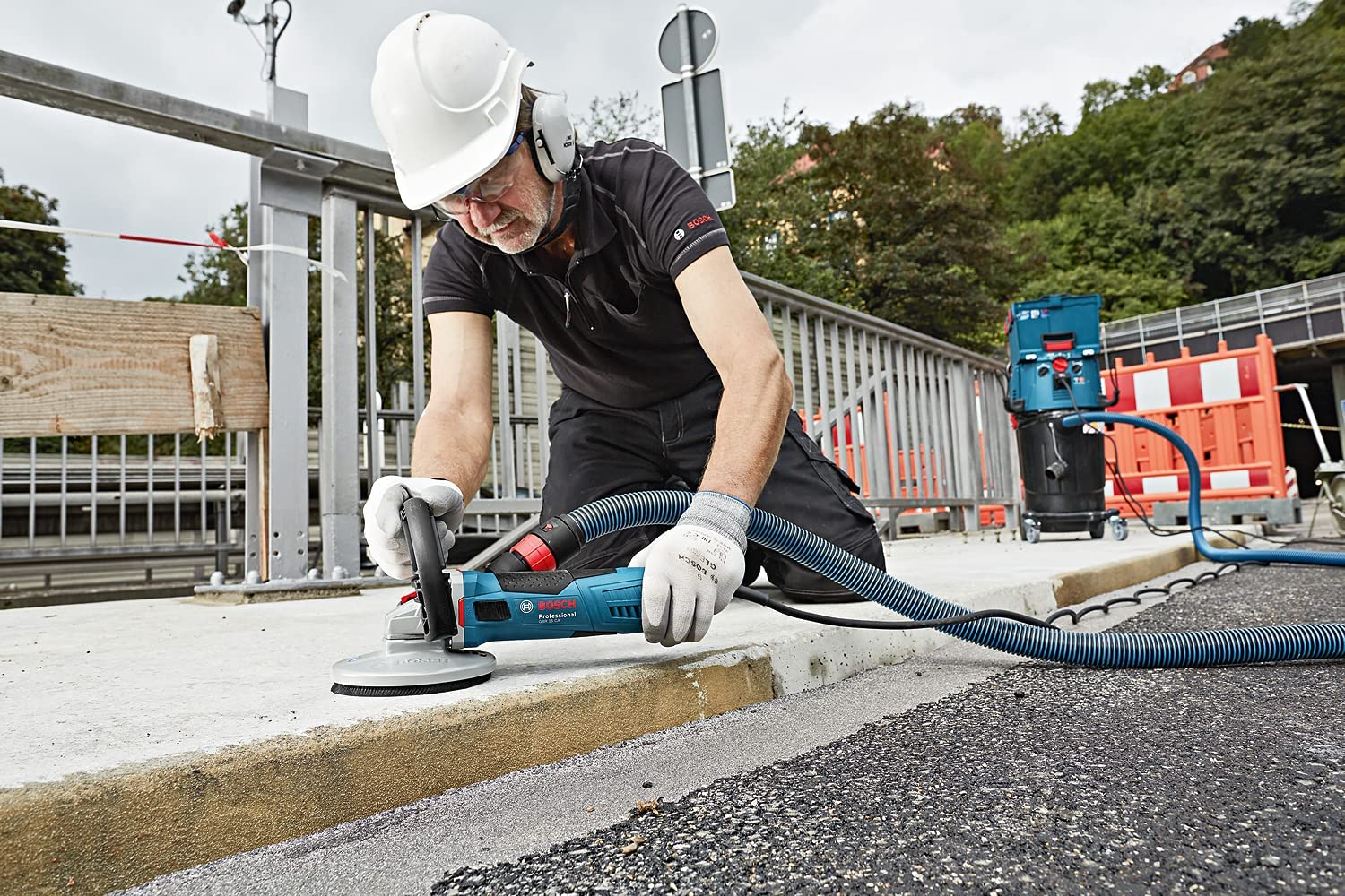 Bosch Angle Grinder 1500w