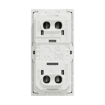 Euroamerican Socket outlet 1m shuttered - white