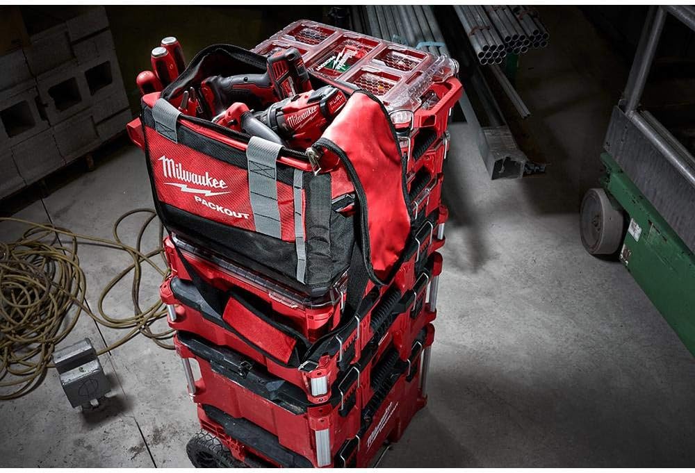 PACKOUT BALISTIC NAILON BAG | MILWAUKEE |  DE 50CM | GREAT STORAGE CAPACITY | PADDED BELT TOP AND SIDE HANDLES | DURABLE |