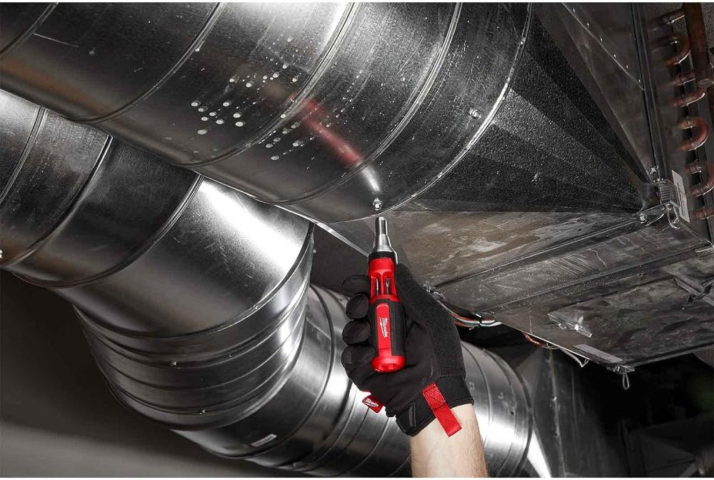 9 IN 1 RATCHETING MULTI-BIT SCREWDRIVER MILWAUKEE