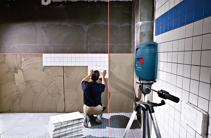 Bosch Cross Line Laser level with 3 lines 15m