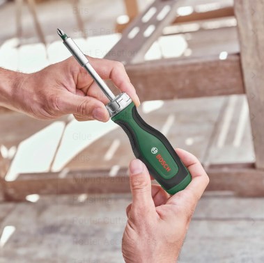 Bosch Ratchet Screwdriver With 12 Bits