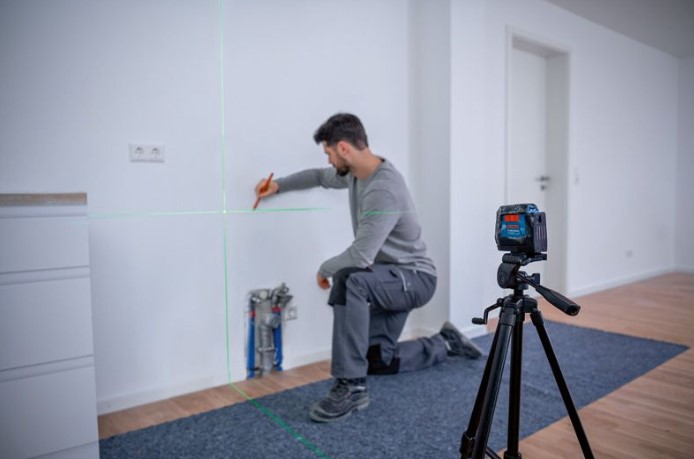 Bosch Cross-Line Laser 12 M Green Line