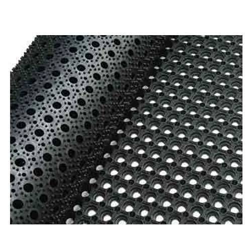 Rubber Anti Slipping Floorings With Holes For The Wet Areas Size 200 Cm * 100 Cm * 10 Mm