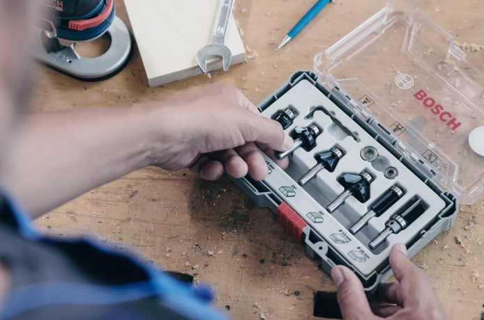 طقم بنط الراوتر للتجاويف المستقميه 6 قطع كعب 8 مم من بوش