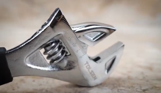 TOLSEN STUBBY ADJUSTABLE WRENCH 6.5"