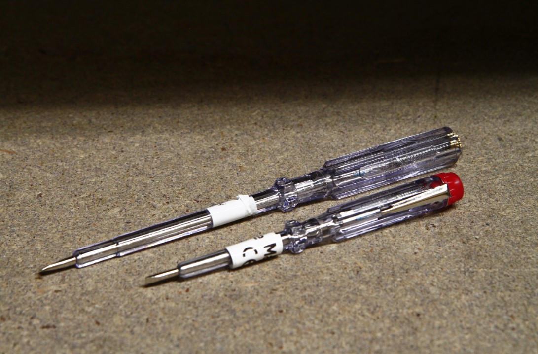 مفك تست كهرباء  2 قطعة