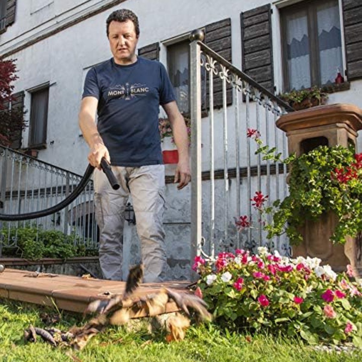 مكنسه كهربائيه فاكيوم للتنظيف الجاف والرطب 1200 وات سعه 20 لتر ستانلى - ايطالي الصنع