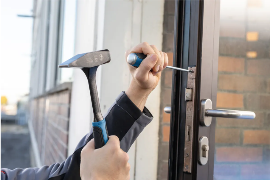 مطرقة احترافية ٥٠٠ جرام بوش