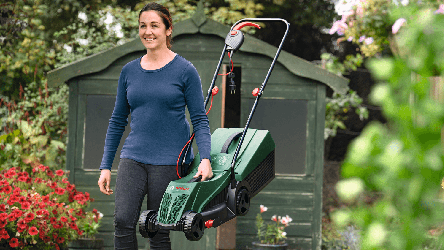 جزازة عشب كهربائية من بوش بقدرة 1200 واط، عرض قص 32 سم، سعة تجميع 31 لتر – Easy Rotak 32-235